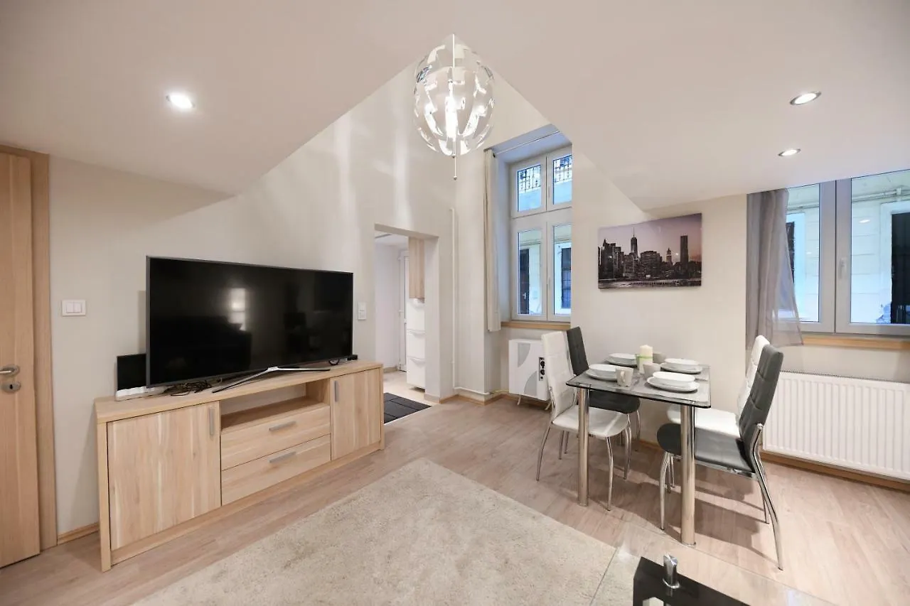 Cosy 2 Bedroom Flat In The Heart Of Budapest 0*,